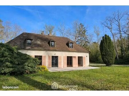 maison 8 pièces 211 m²