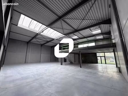 local d'activité 1 237 m²