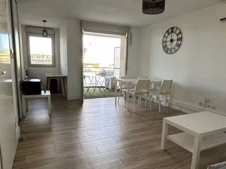 loue appartement saint esteve meublé