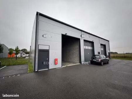 local bureaux 142 m²