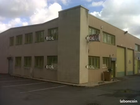 local bureaux 925 m²