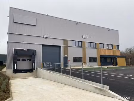 local bureaux 1 675 m²