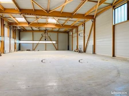 local bureaux 1 226 m²