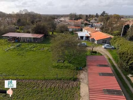 vente maison à lairoux (85400) : à vendre / 197m² lairoux