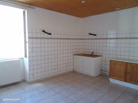 app f3 de 63m2 au 1er étage