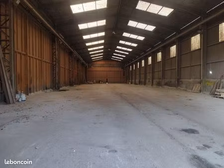 entrepôt 900 m² blaye les mines