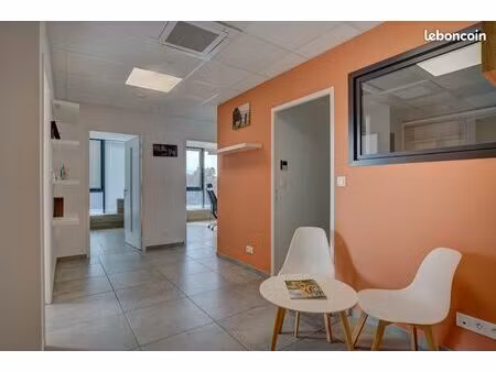 bureaux 70 m² – 3ème & dernier étage – en direct propriétaire (sans frais d'agence)