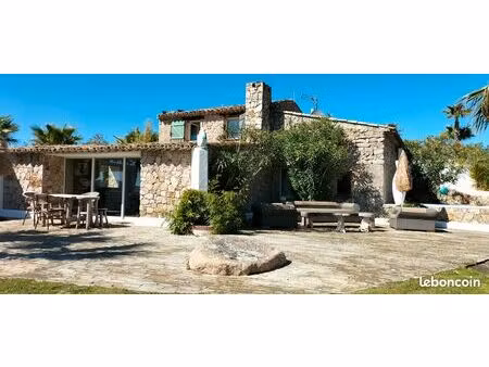 sainte maxime. maison en pierre  vue imprenable mer et collines