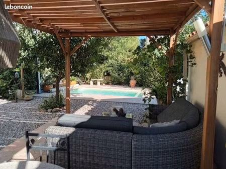 maison 3 faces plain- pied avec piscine