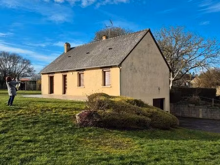 maison dans village aux portes des alpes mancelles