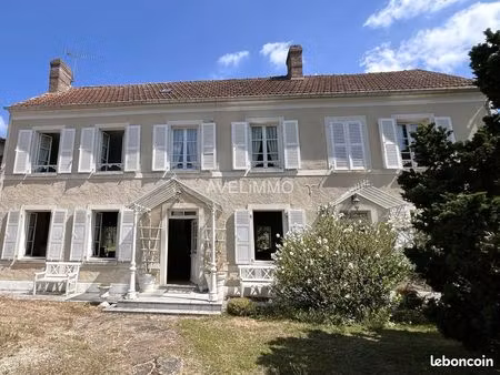 maison 8 pièces 220 m²