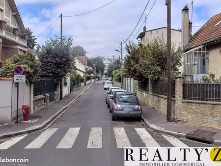 local commercial 130 m²