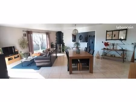 maison 125 m2 jardin 450 m2 + poêle a bois