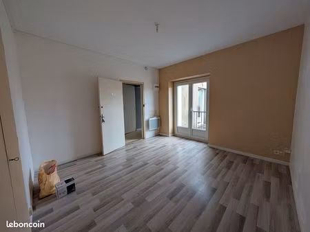 aizenay centre-ville : immeuble de rapport + potentiel 60 m² (cu)