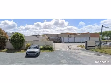 local d'activité 6 498 m²