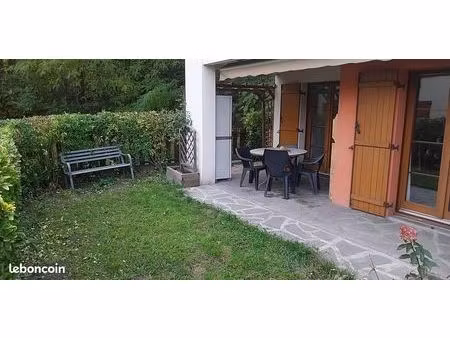 à louer – appartement meublé 3 pièces – 65 m² avec terrasse  jardinet et parking – bourg-s