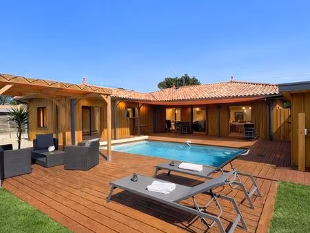 montalivet – maison bois 2022 avec piscine – plage et marché à pied