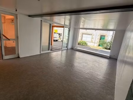 local commercial 40m² – bien rare centre étel – disponible immédiat