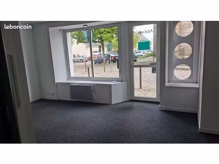 location local commercial