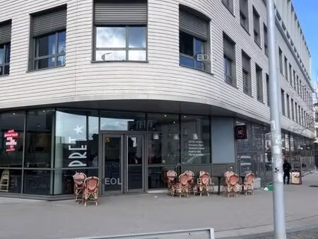 local commercial 377 m²