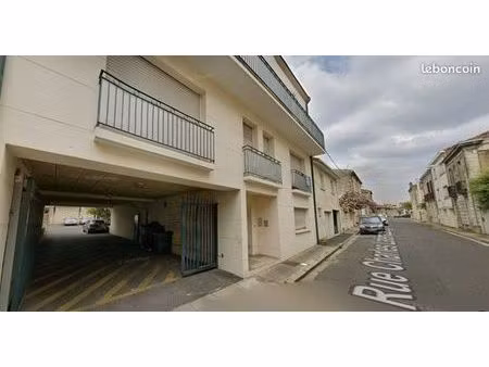 place parking barrière st genès