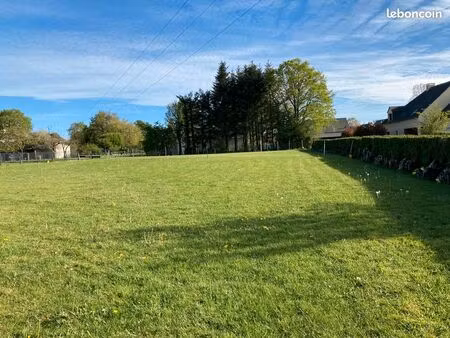 terrain viabilisé 803 m2 saint pierre la cour