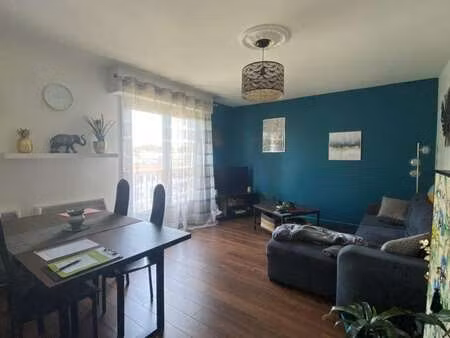 location appartement 3 pièces à la roche-sur-yon (85000) : à louer 3 pièces / 67m² la roch