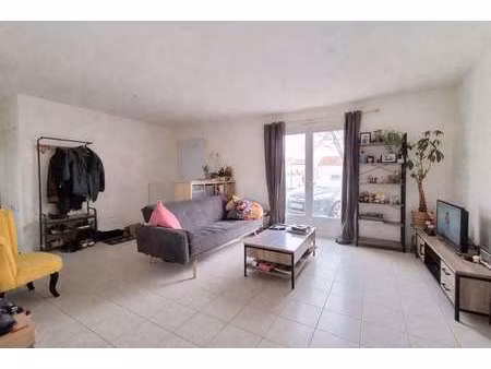 location maison à montaigu (85600) : à louer / 79m² montaigu