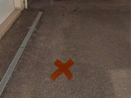 garage + place extérieur