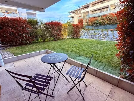 appartement avec terrasse et jardin
