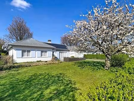 charmante maison de plain-pied avec beau jardin !