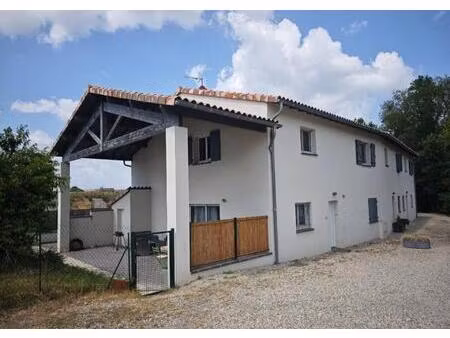 merville  appartement duplex contemporain avec jardinet dans une grange rénové .