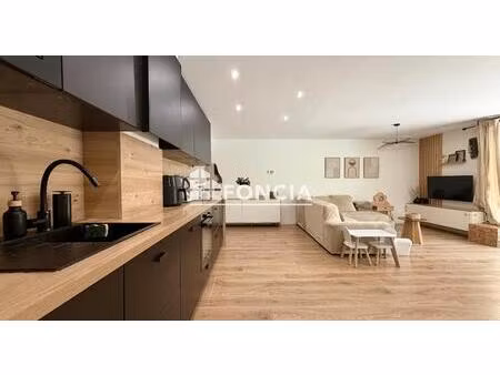 t4 rez-de-jardin de 250 m² – meylan – rénové en 2023