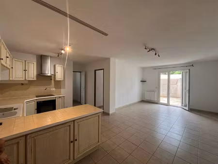 location appartement 2 pièces 49 m² à pertuis (84120)