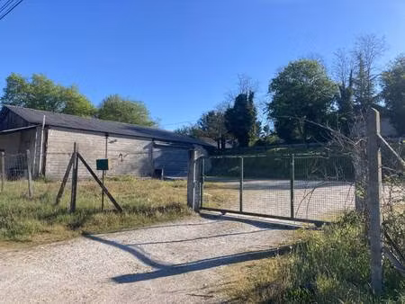 local d'activités à louer