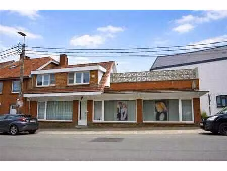 maison avec salon de coiffure