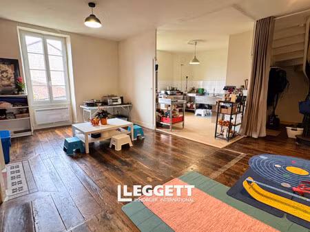 maison 5 pièce(s)  montmoreau