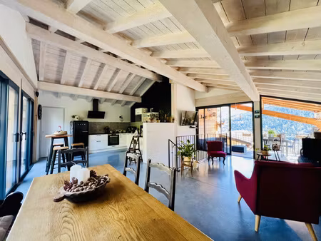 villaroland  maison de village entièrement rénovée avec jard