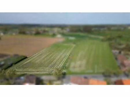 terrain de +/- 23 ares 06 centiares dans le village de wiers