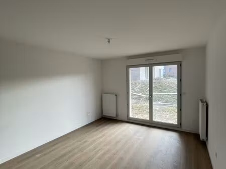 t2 avec jardin et parking à clermont