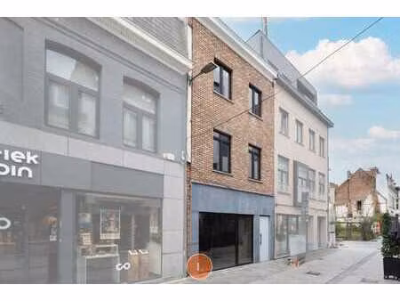 handelspand met binnentuin in hartje kortrijk