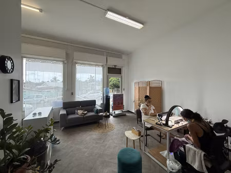 local professionnel et commercial 50 m2 rivière des pluies