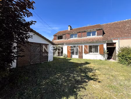 maison de ville 3 chambres plein-centre de chabris avec dépendances et terrain (indre 36)