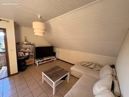 appartement meublé 3 pièces - dernier étage d'une maison – entrée indépendante - balcon av