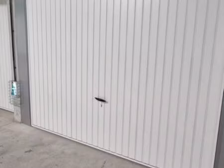 à louer - garage 15m2 en sous-sol / avec eclairage