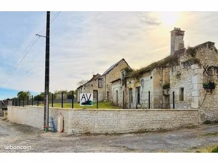 terrain constructible avec deux bâtisses à rénover – fort potentiel