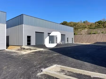 local d'activité 745 m²