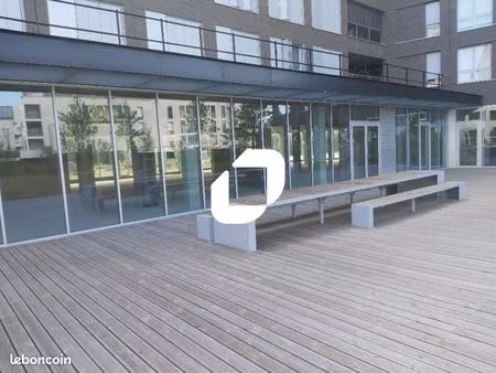 local commercial 855 m²