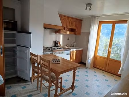 t2 + jardin + balcon + parking centre ville