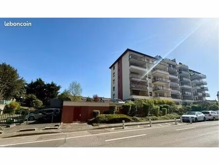 garage ou box fermé 14m2 à gaillard - 200m douane moillesulaz